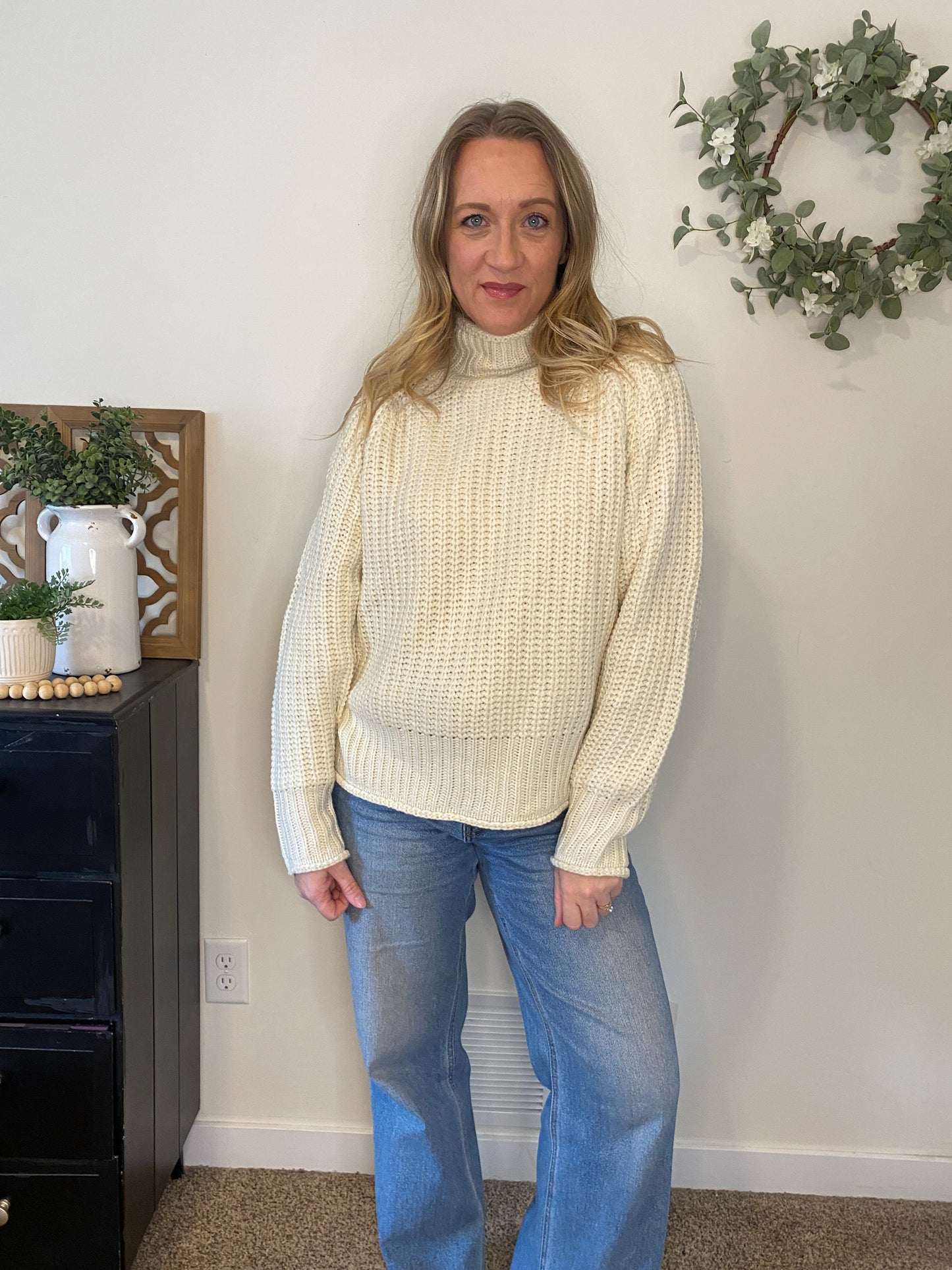Reese Turtleneck Sweater in Ivory