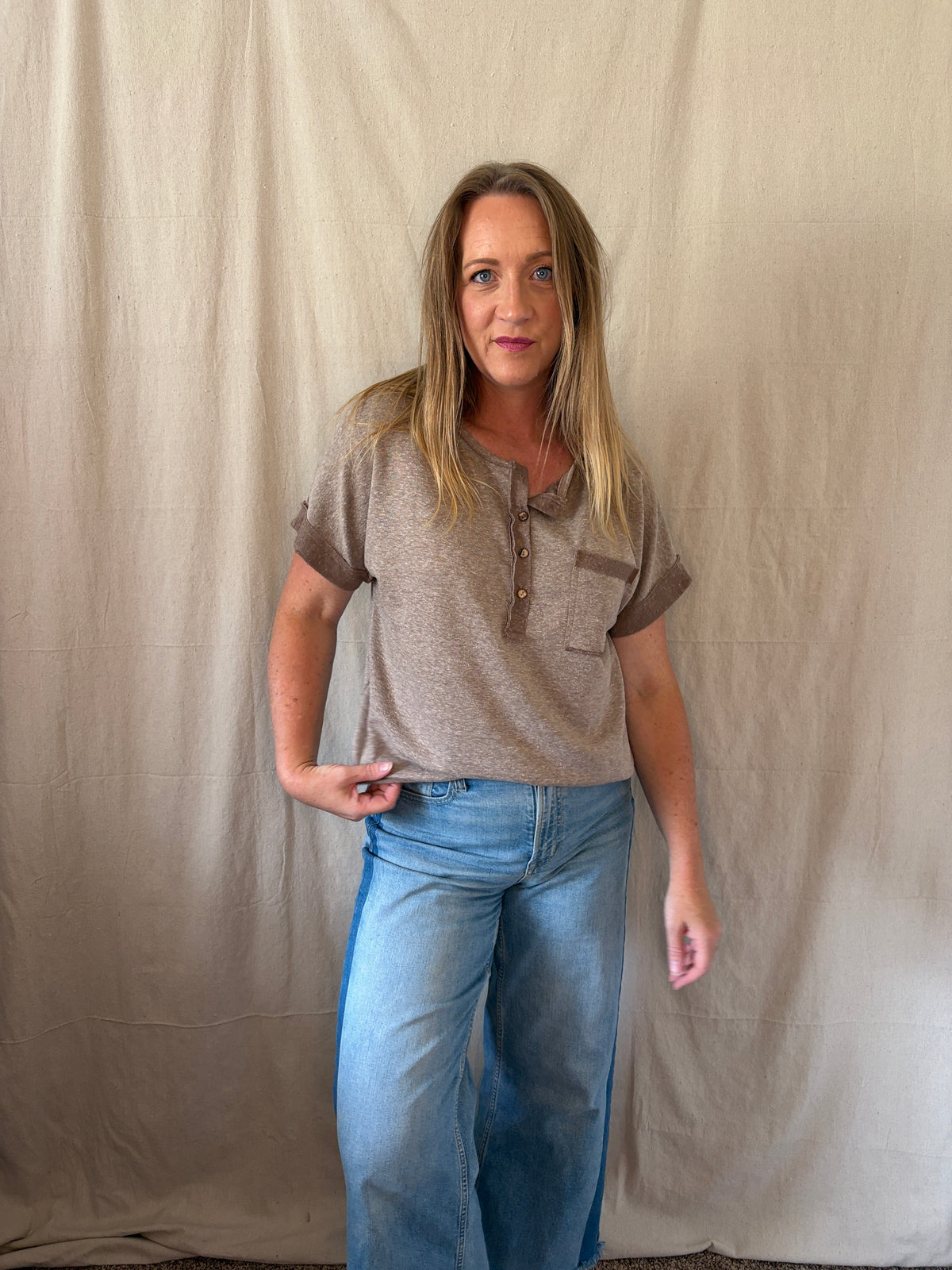 Dana Short Sleeve Top in Mocha