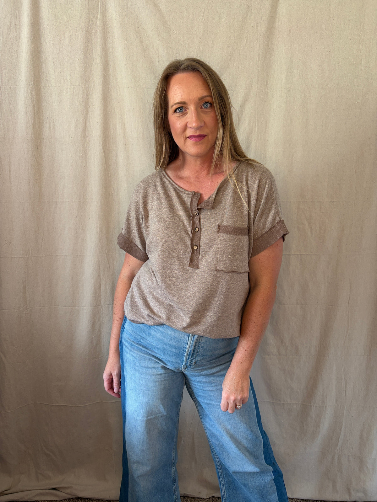 Dana Short Sleeve Top in Mocha
