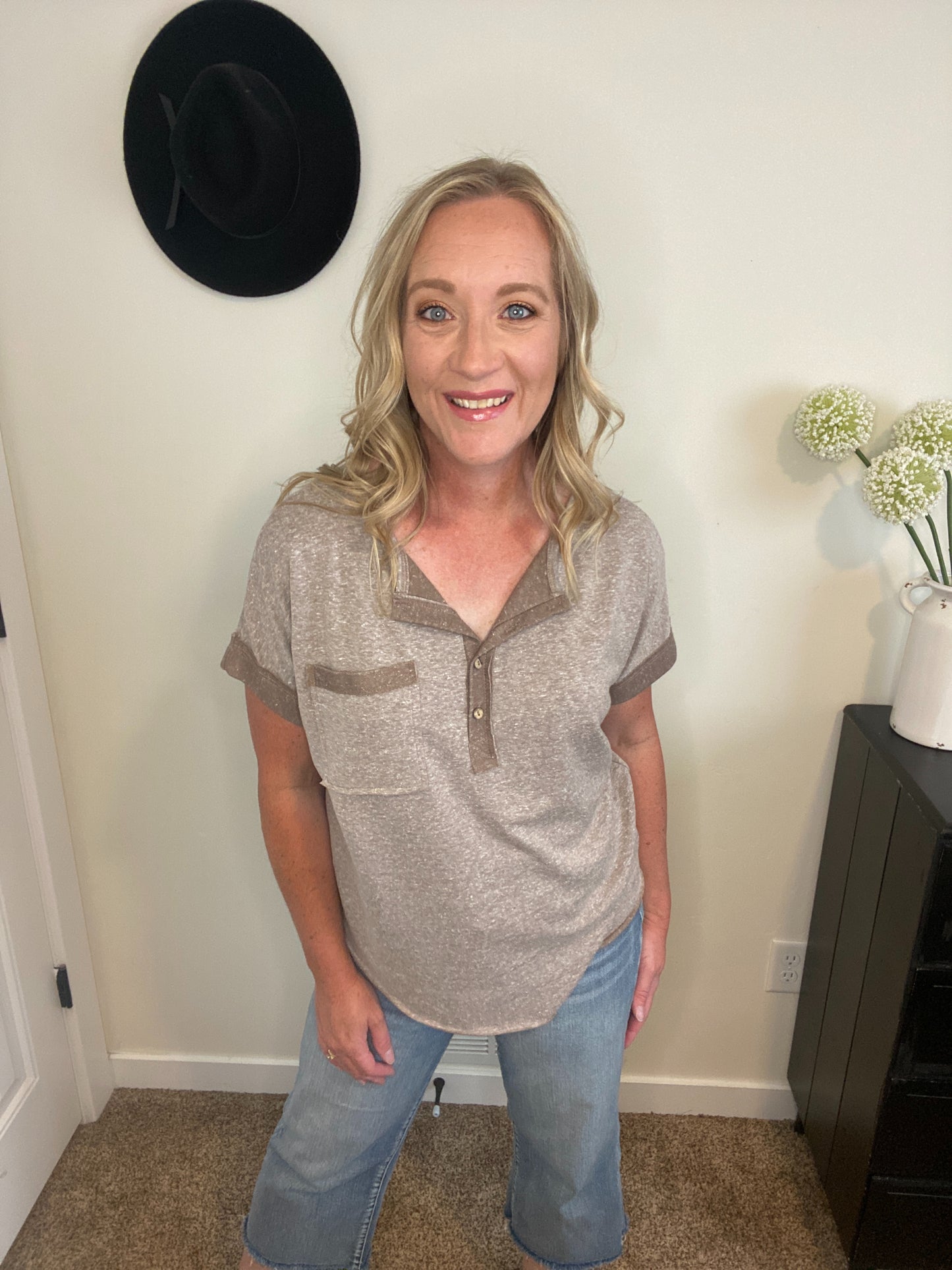 Dana Short Sleeve Top in Mocha